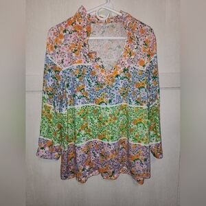 Preowned Crown &‎ Ivy size large multicolor blouse
